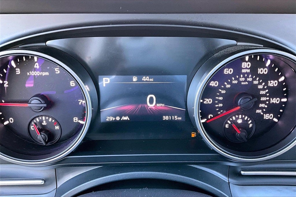 2024 Kia Carnival LX