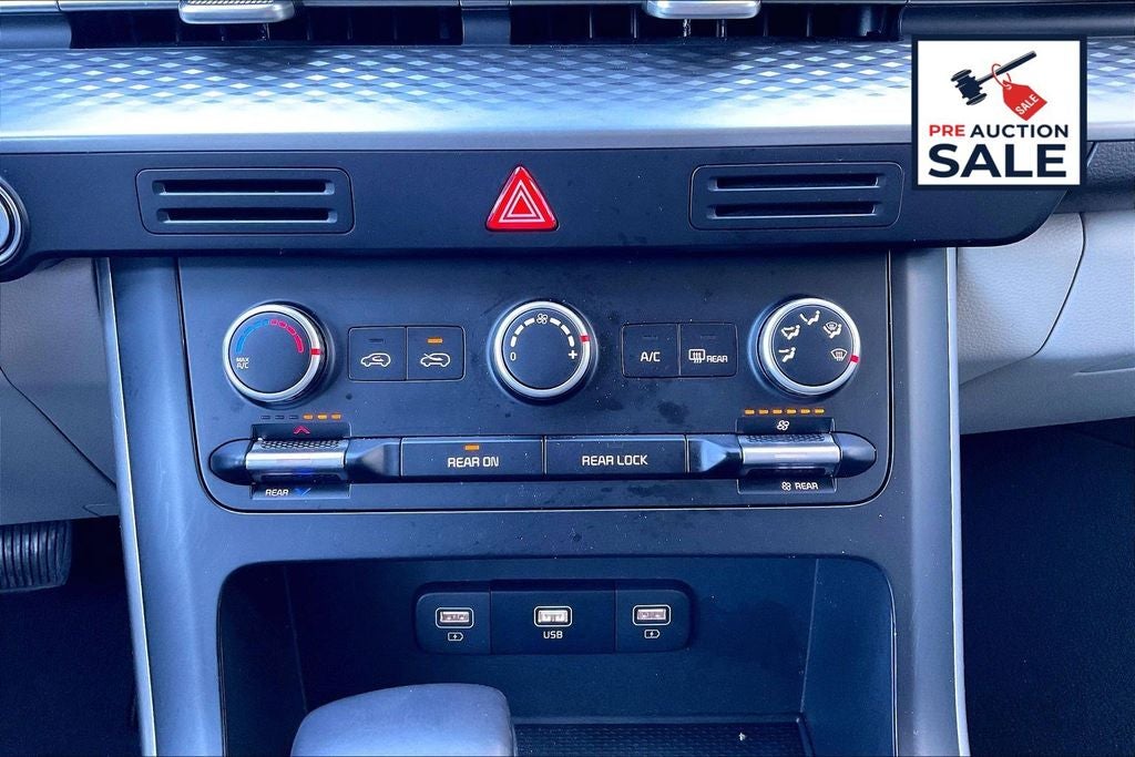 2024 Kia Carnival LX