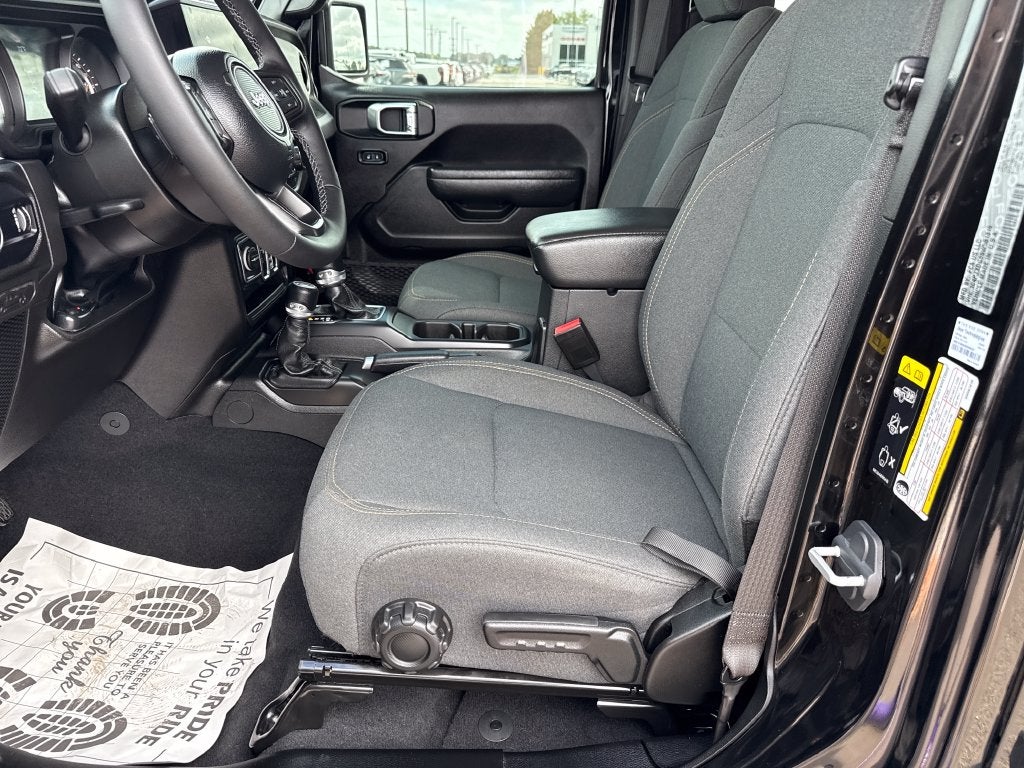 2025 Jeep Wrangler 4-Door Summit 4x4