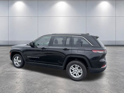 2024 Jeep Grand Cherokee Laredo 4x2