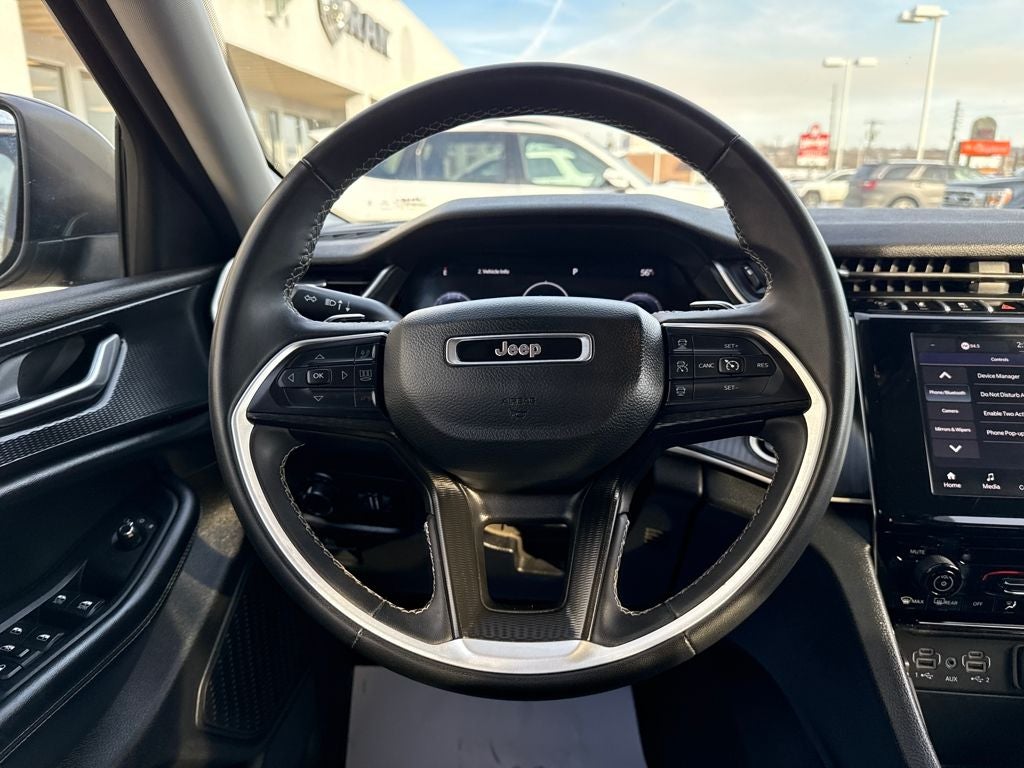 2023 Jeep Grand Cherokee Laredo 4x4