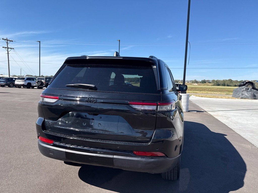 2025 Jeep Grand Cherokee Altitude 4x4