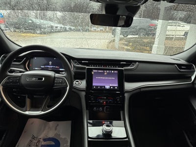 2025 Jeep Grand Cherokee Laredo 4x4