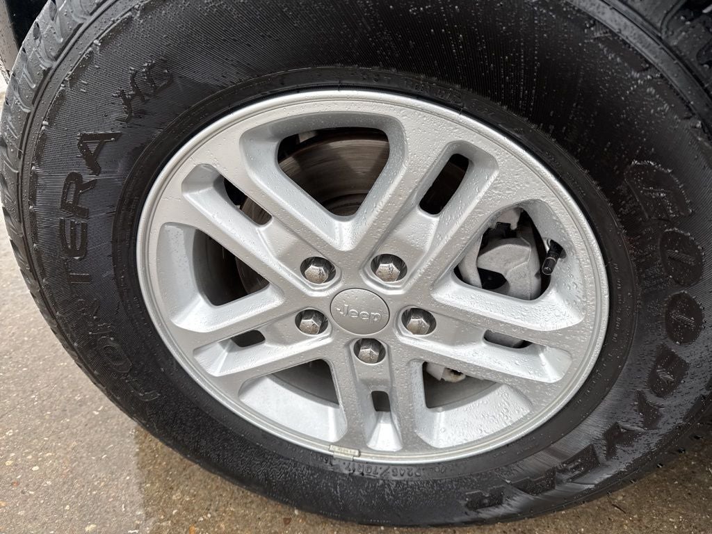 2025 Jeep Grand Cherokee Laredo 4x4