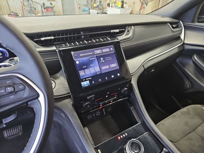 2024 Jeep Grand Cherokee L Altitude 4x4