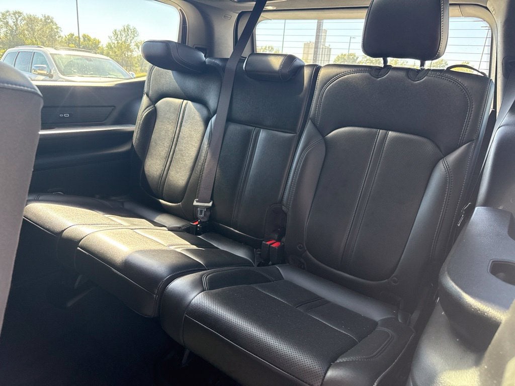 2023 Jeep Wagoneer Base