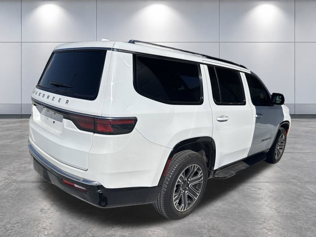 2023 Jeep Wagoneer Base