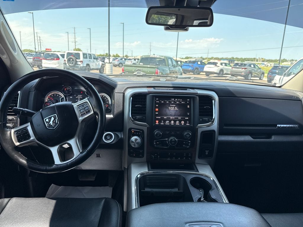 2017 RAM 1500 Laramie Crew Cab 4x4 5'7' Box