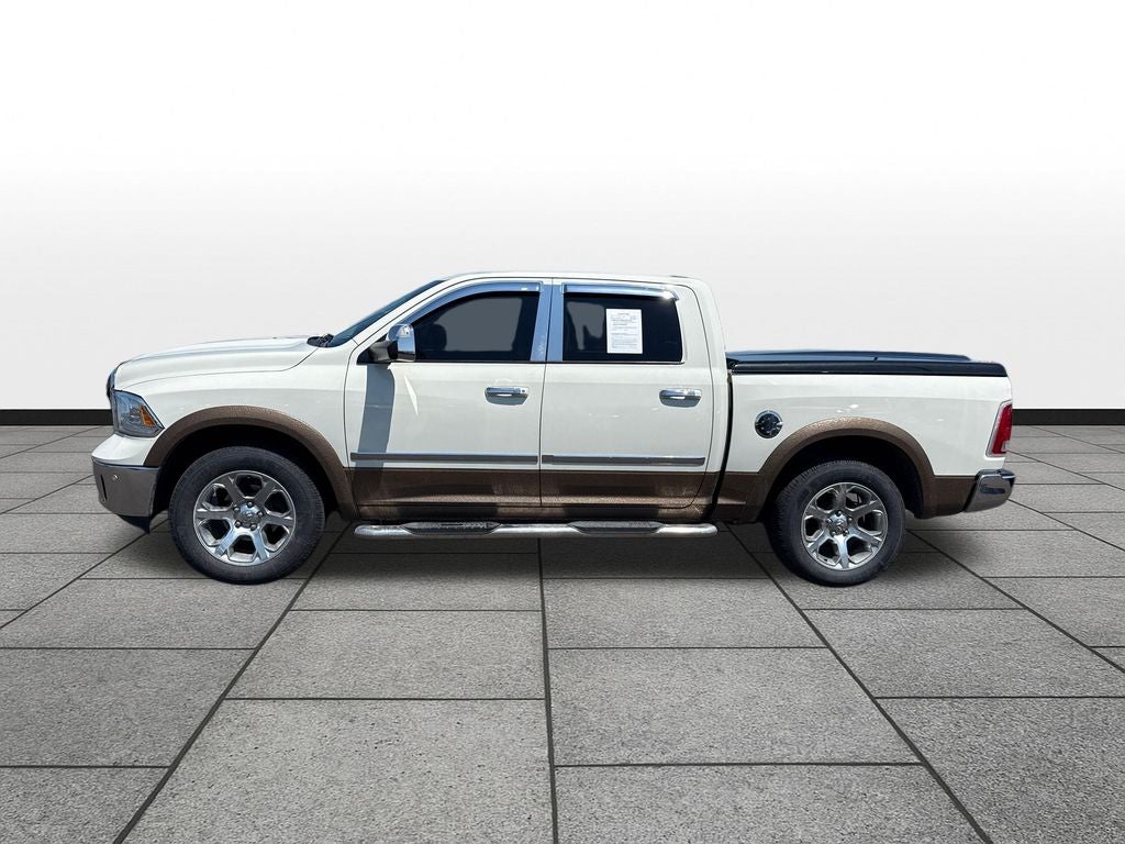 2017 RAM 1500 Laramie Crew Cab 4x4 5'7' Box