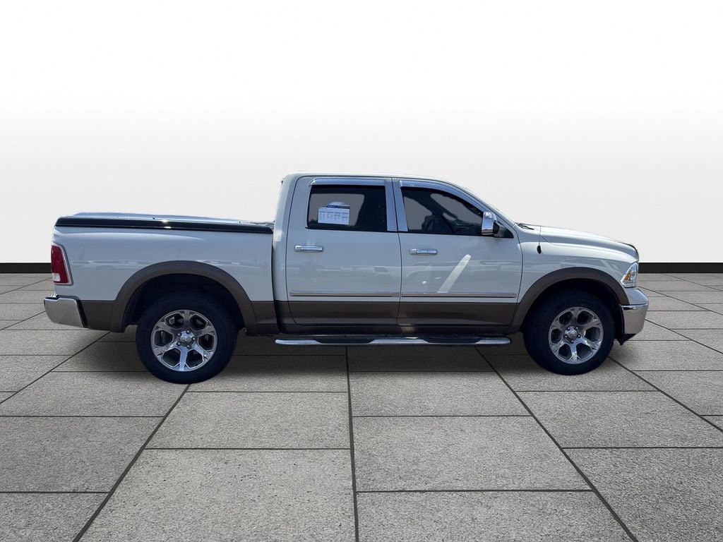 2017 RAM 1500 Laramie Crew Cab 4x4 5'7' Box