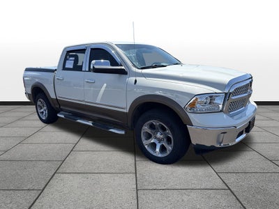2017 RAM 1500 Laramie Crew Cab 4x4 5'7' Box