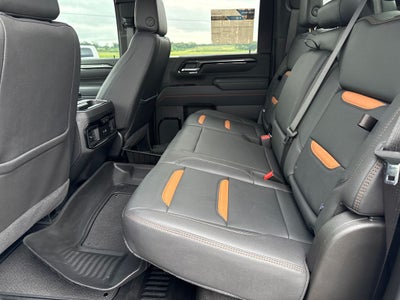 2025 GMC Sierra 2500HD 4WD Crew Cab Standard Bed AT4