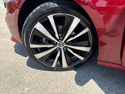 2021 Nissan Altima SR FWD