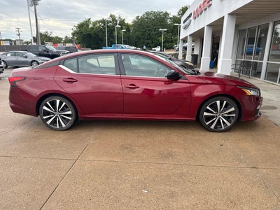 2021 Nissan Altima SR FWD