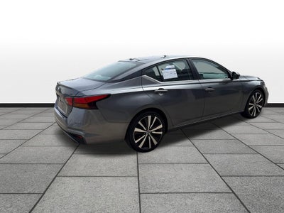 2021 Nissan Altima SR FWD