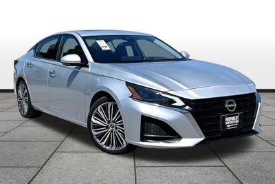 2023 Nissan Altima SL FWD