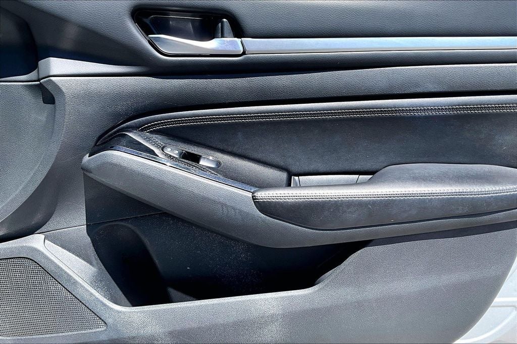 2023 Nissan Altima SL FWD