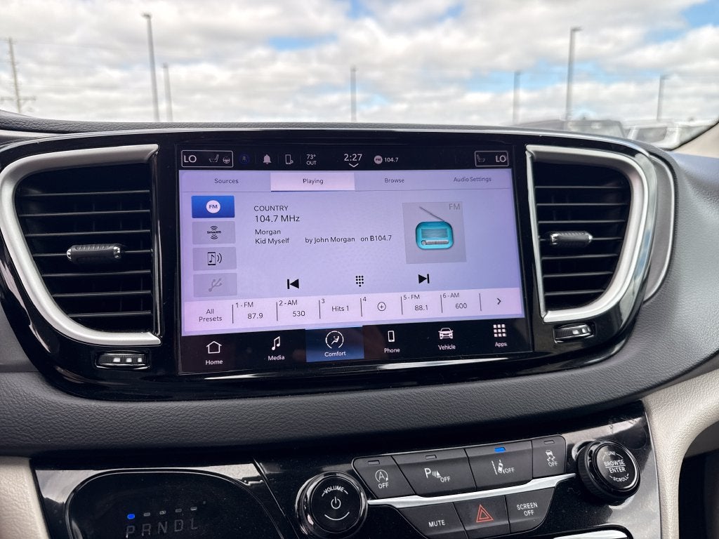 2023 Chrysler Pacifica Touring L