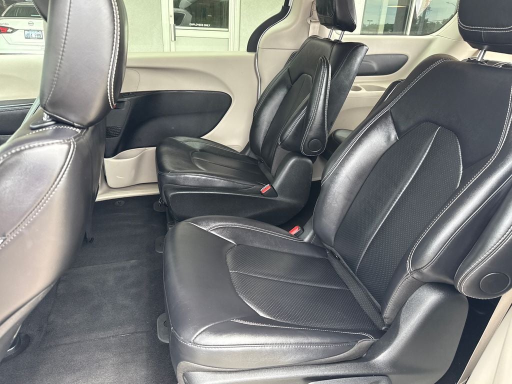 2024 Chrysler Pacifica Hybrid Select