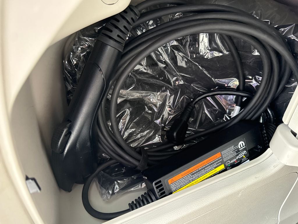 2024 Chrysler Pacifica Hybrid Select
