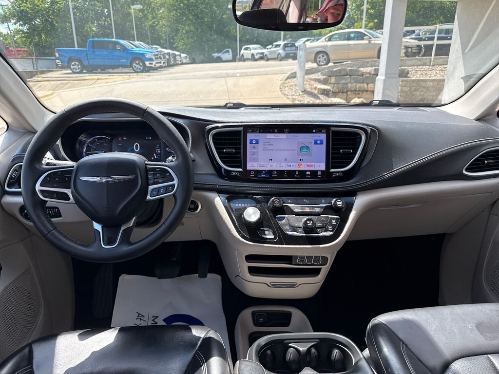2024 Chrysler Pacifica Hybrid Select