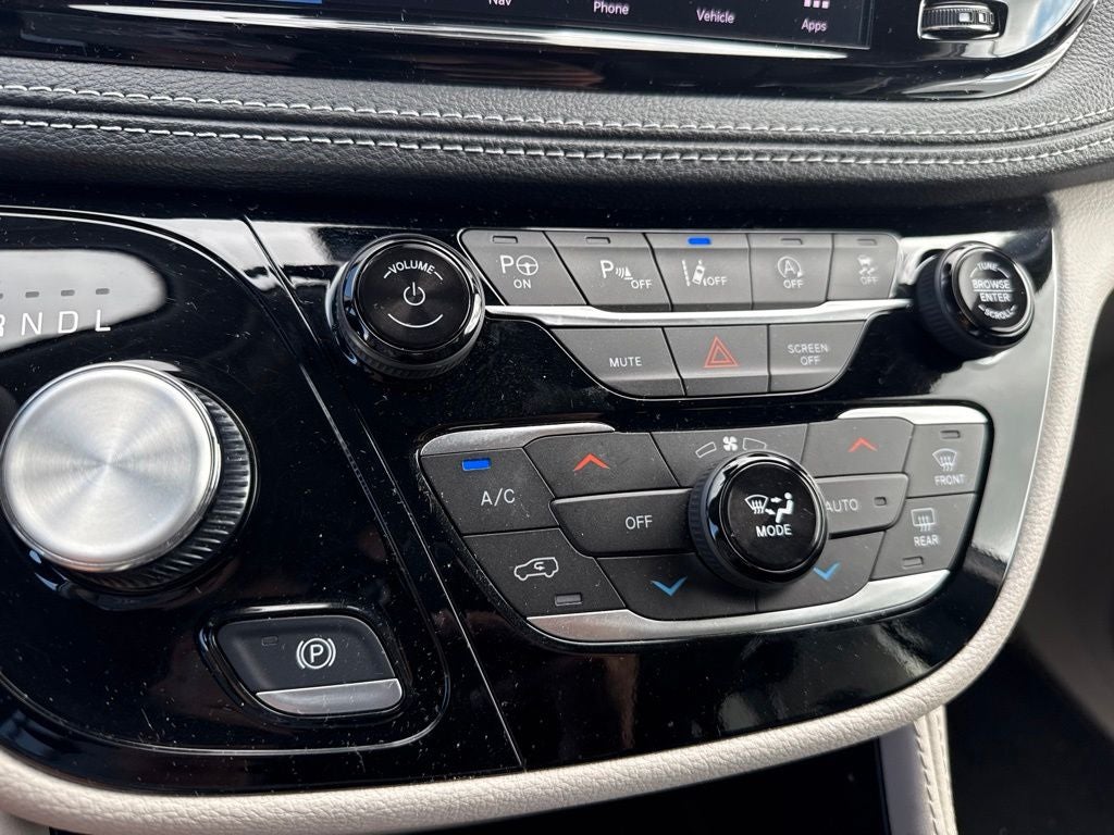 2024 Chrysler Pacifica Limited AWD