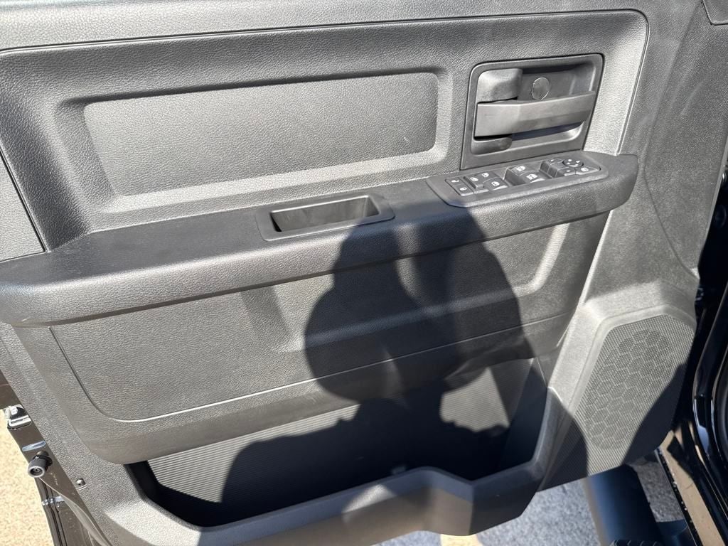 2025 RAM 2500 Tradesman Crew Cab 4x4 6'4' Box