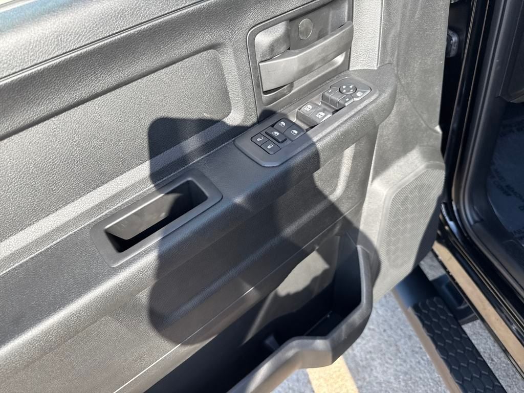 2025 RAM 2500 Tradesman Crew Cab 4x4 6'4' Box