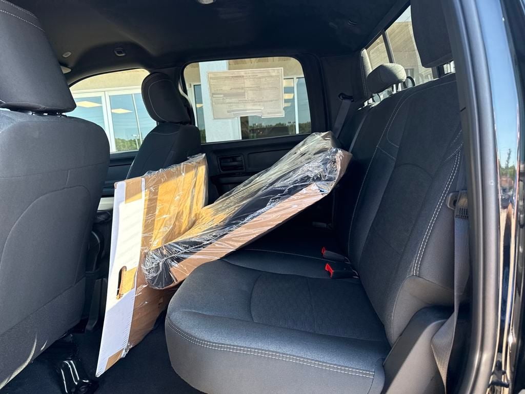 2025 RAM 2500 Tradesman Crew Cab 4x4 6'4' Box