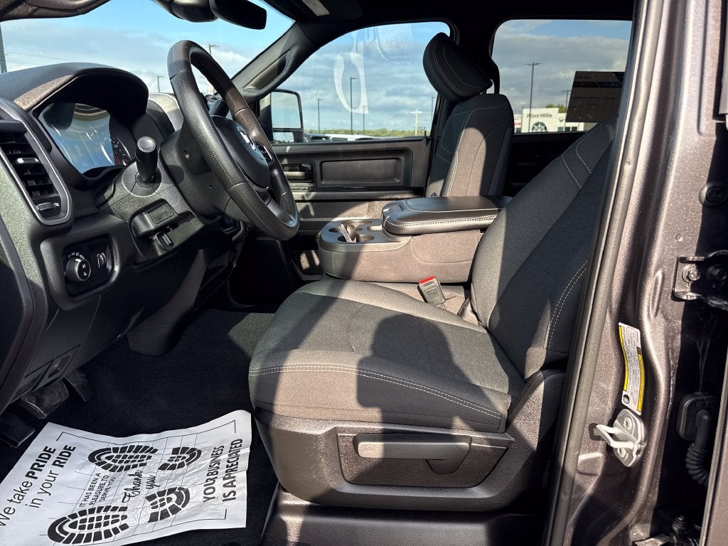 2025 RAM 2500 Tradesman Crew Cab 4x4 6'4' Box