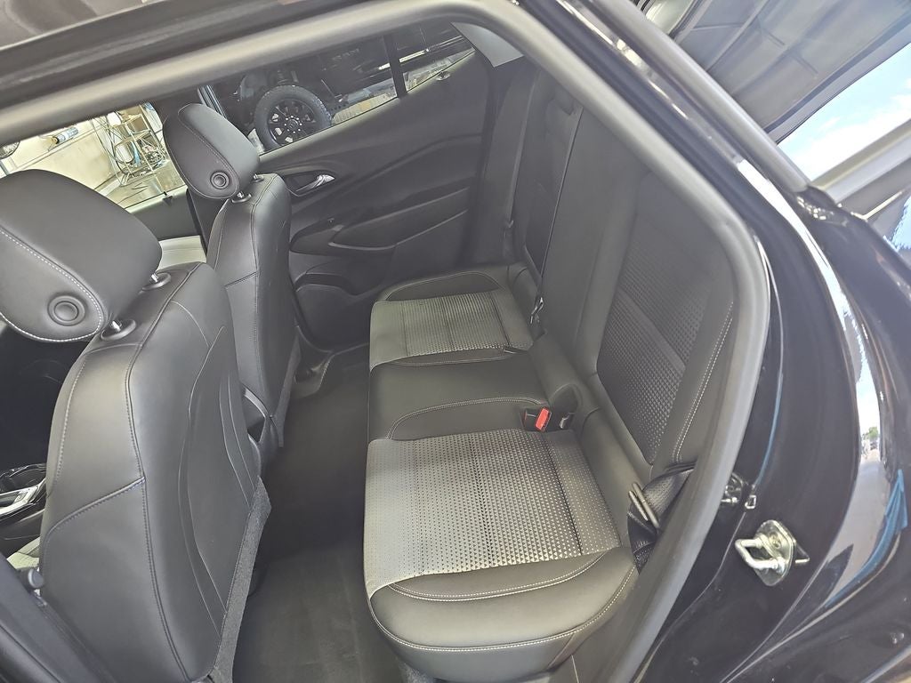 2025 Chevrolet Trax FWD LT