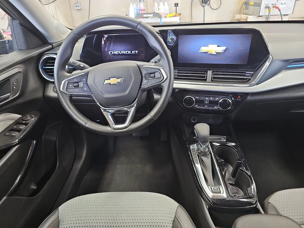 2025 Chevrolet Trax FWD LT