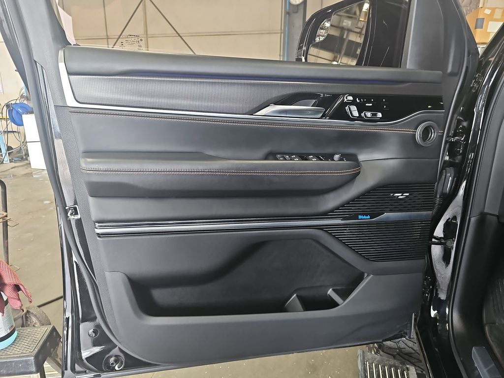 2024 Jeep Grand Wagoneer Series III