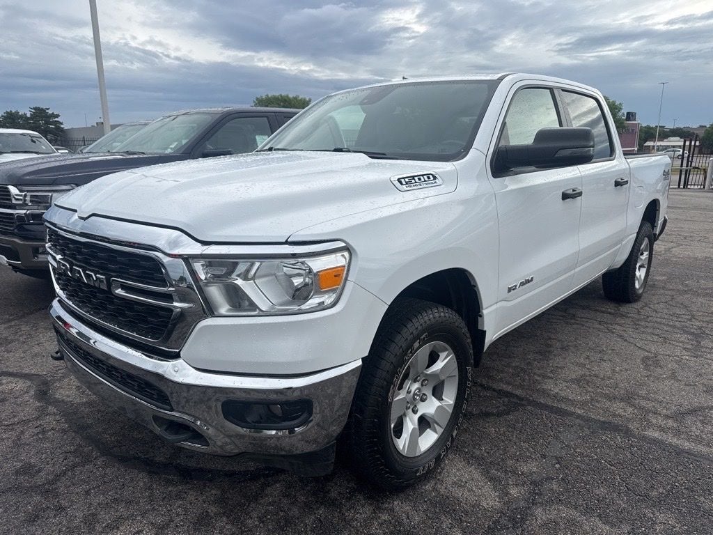 2024 RAM 1500 Big Horn/Lone Star 4x4 Crew Cab 5'7's photo