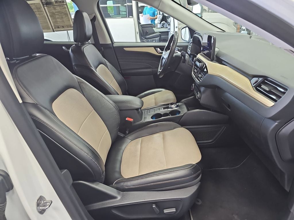 2021 Ford Escape Hybrid Titanium