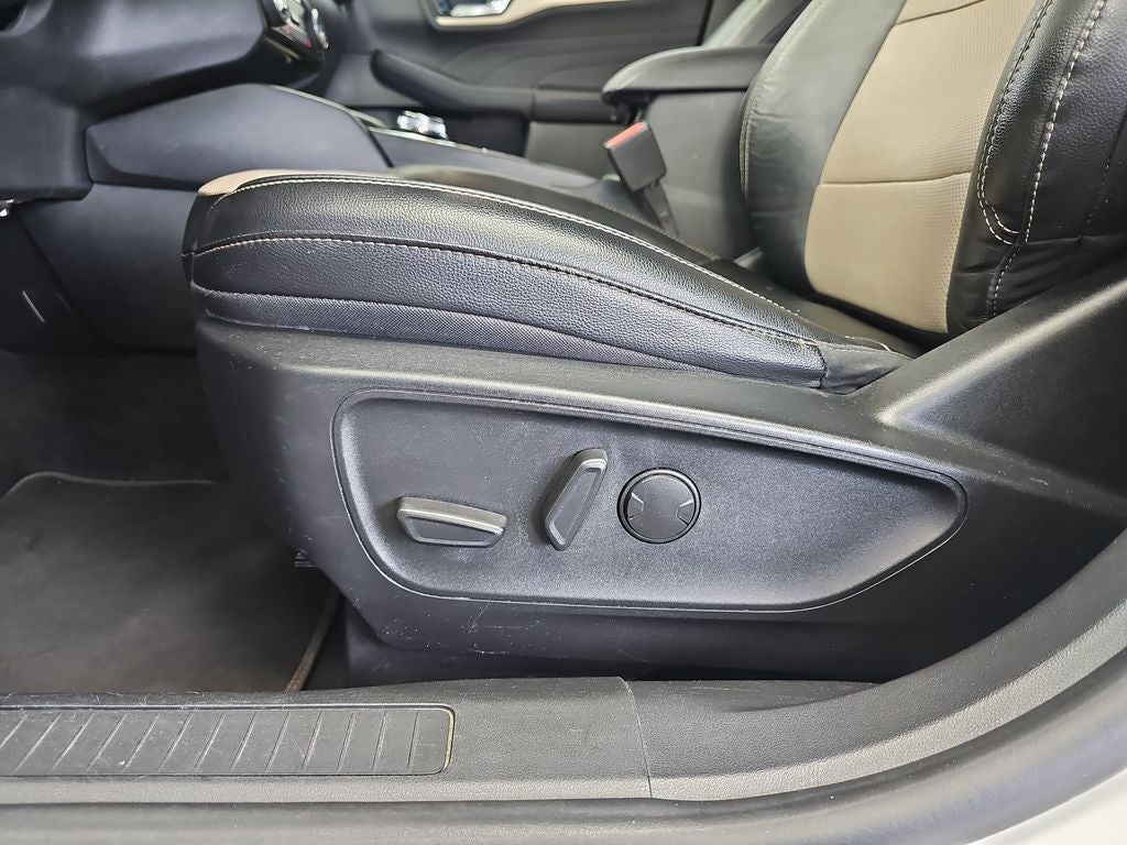 2021 Ford Escape Hybrid Titanium