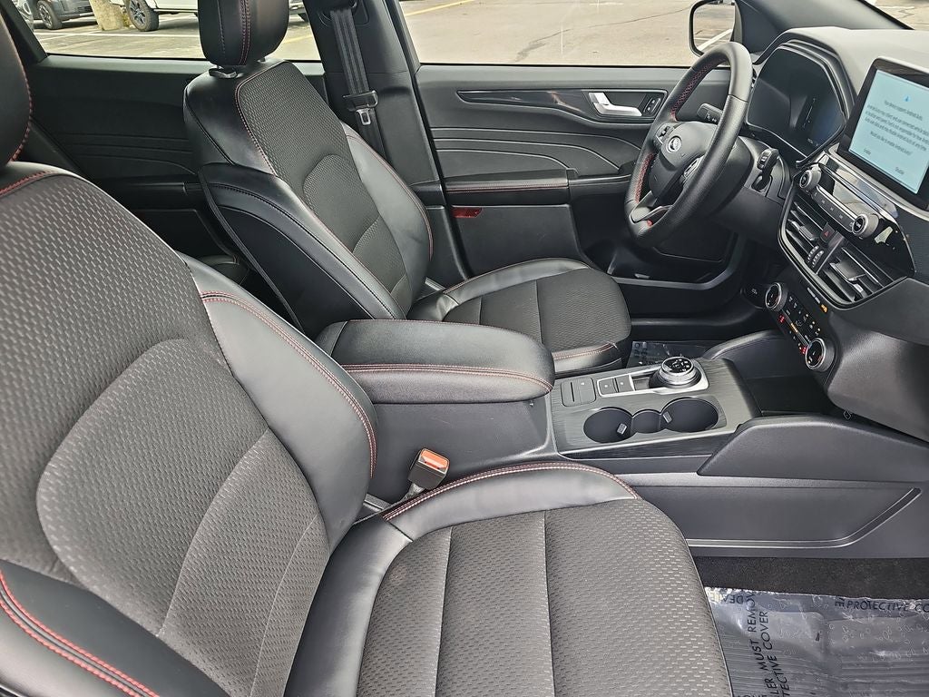 2025 Ford Escape Hybrid ST-Line