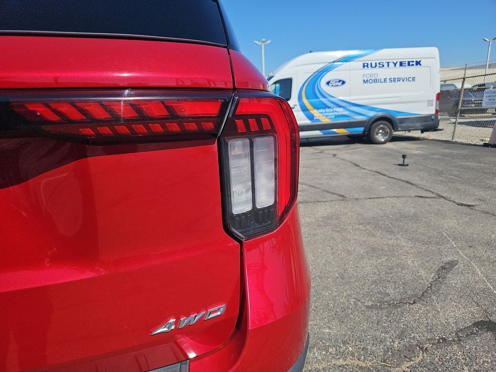 2025 Ford Explorer ST-Line