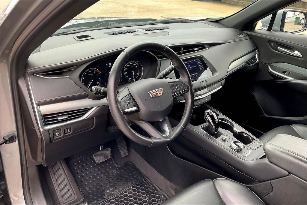 2023 Cadillac XT4 Premium Luxury
