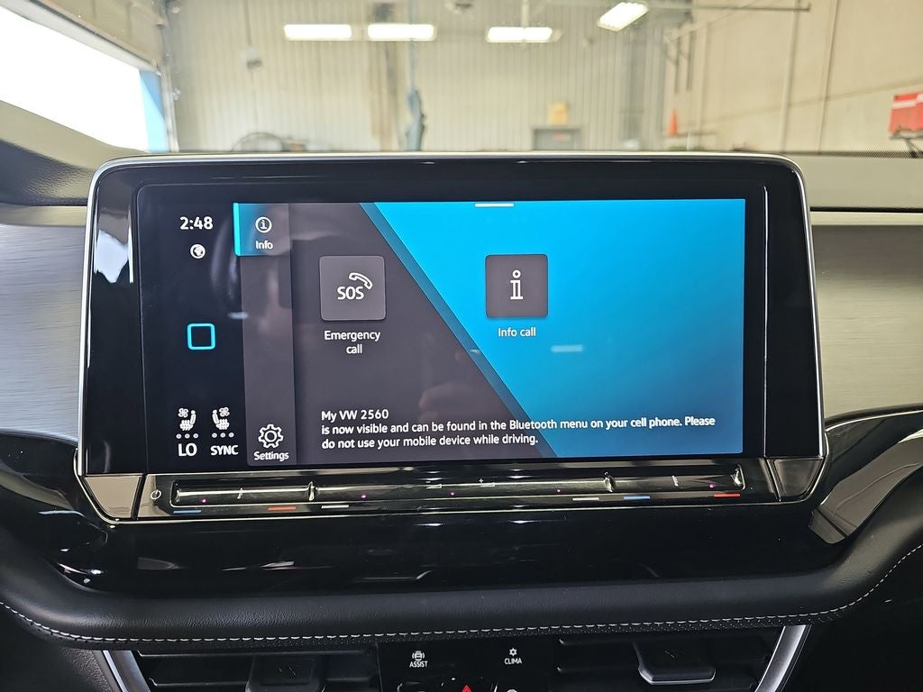 2024 Volkswagen Atlas Cross Sport 2.0T SE w/Technology