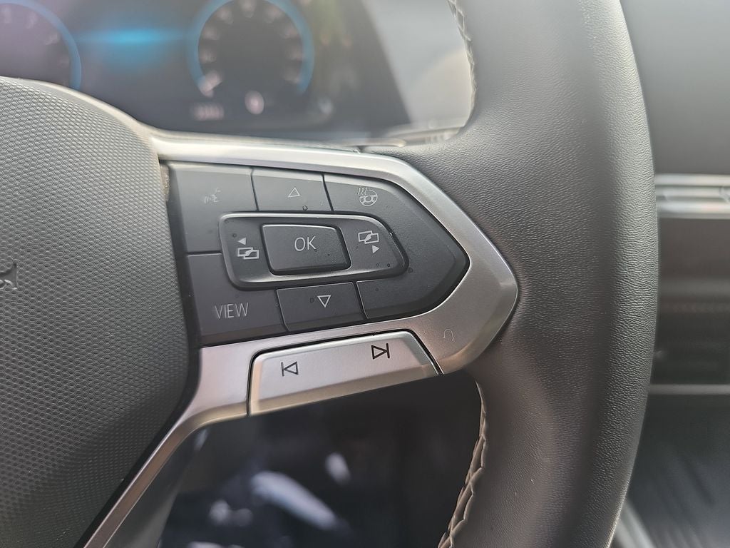 2025 Volkswagen Atlas Cross Sport 2.0T SE w/Technology