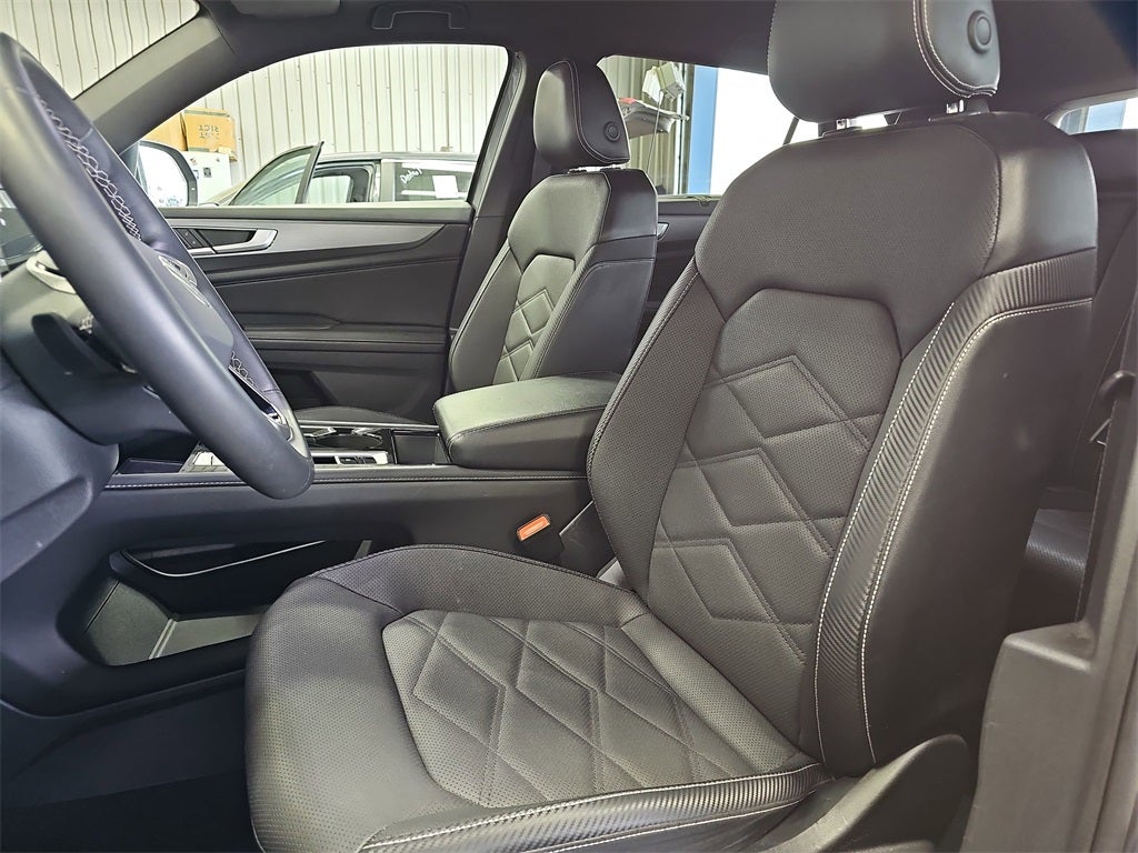 2024 Volkswagen Atlas Cross Sport 2.0T SE w/Technology