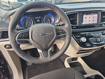 2024 Chrysler Voyager LX