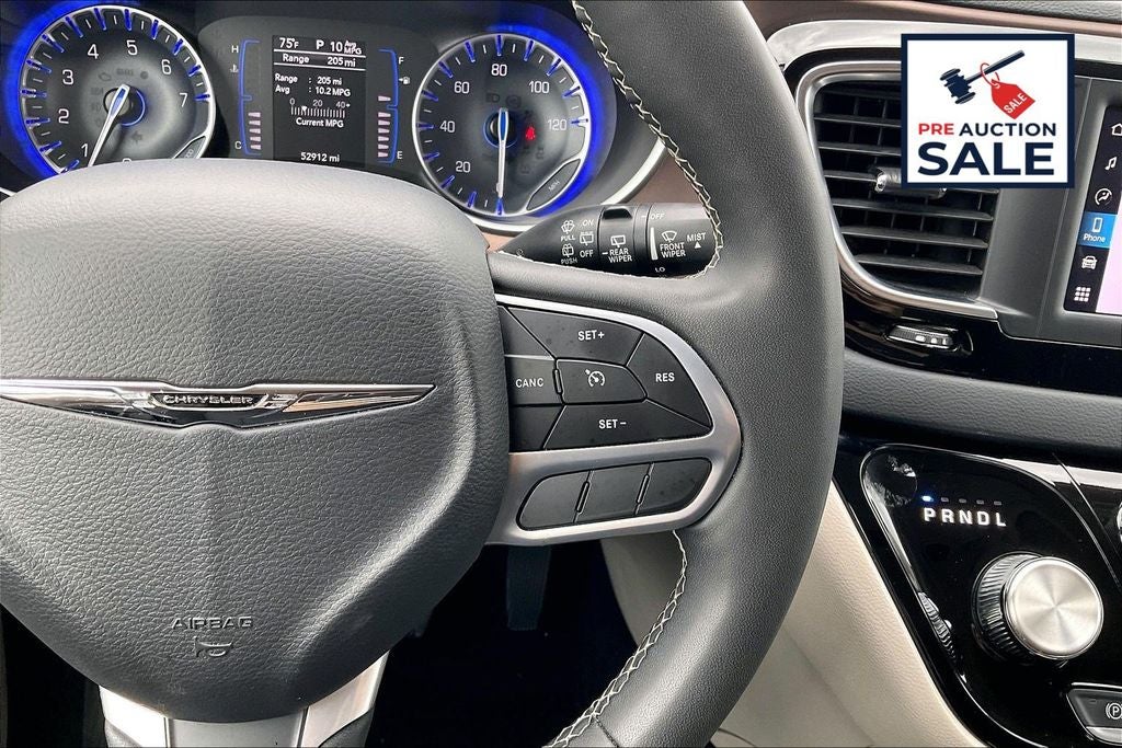 2023 Chrysler Voyager LX