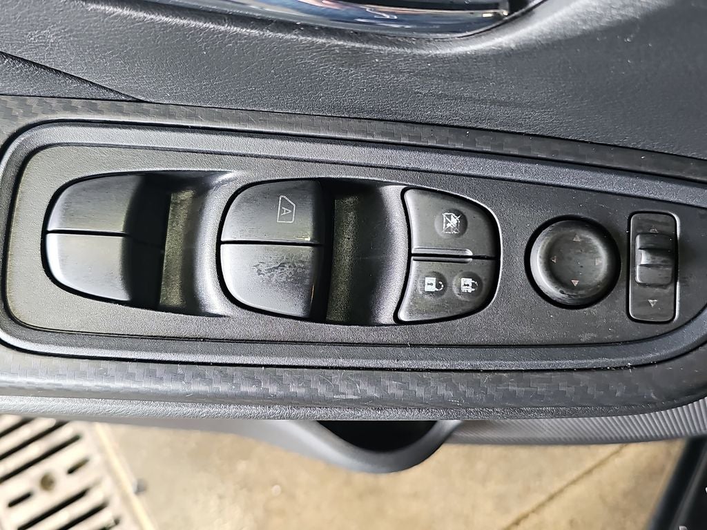 2023 Nissan Versa 1.6 SV