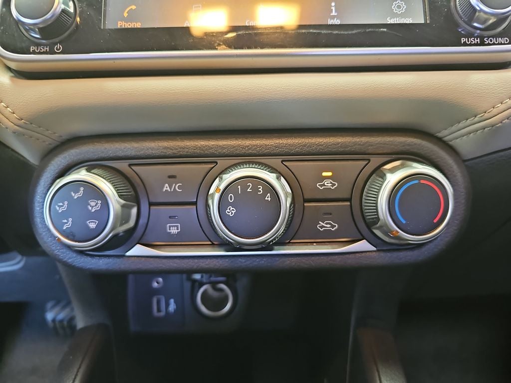 2020 Nissan Versa 1.6 SV