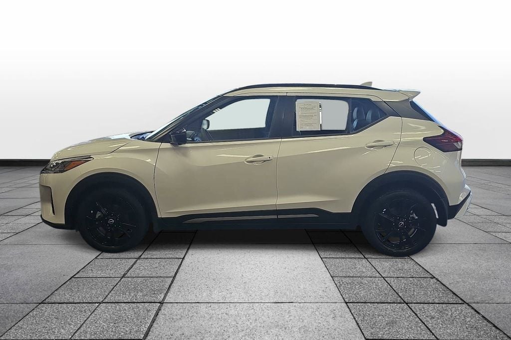 2022 Nissan Kicks SR