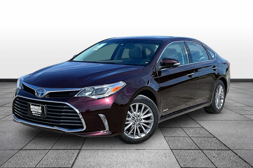 2017 Toyota Avalon Limited Hybrid's photo