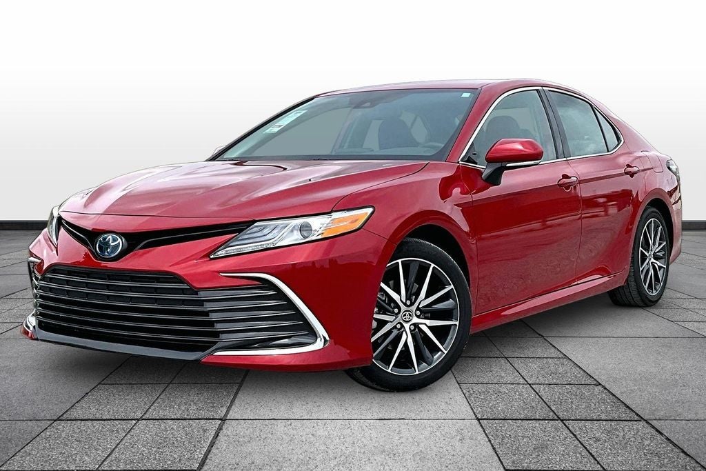 2023 Toyota Camry Hybrid XLE