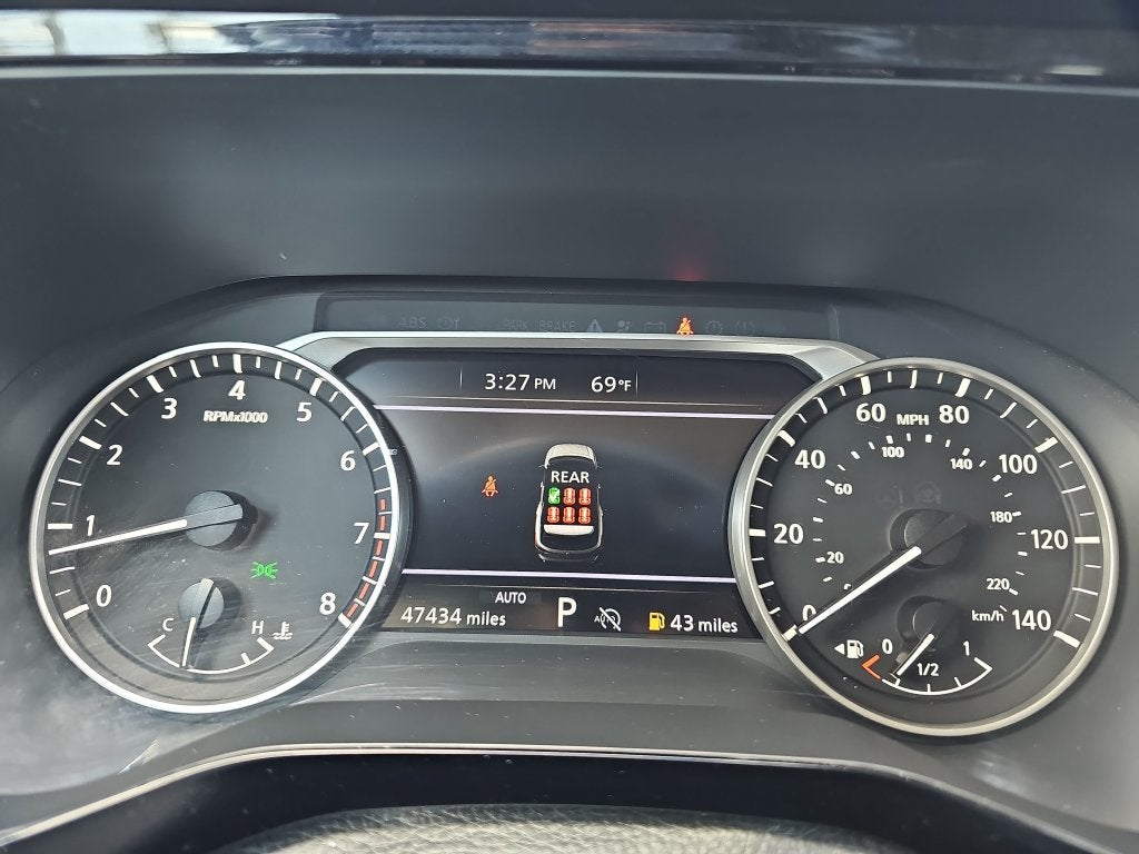 2025 Nissan Pathfinder SV